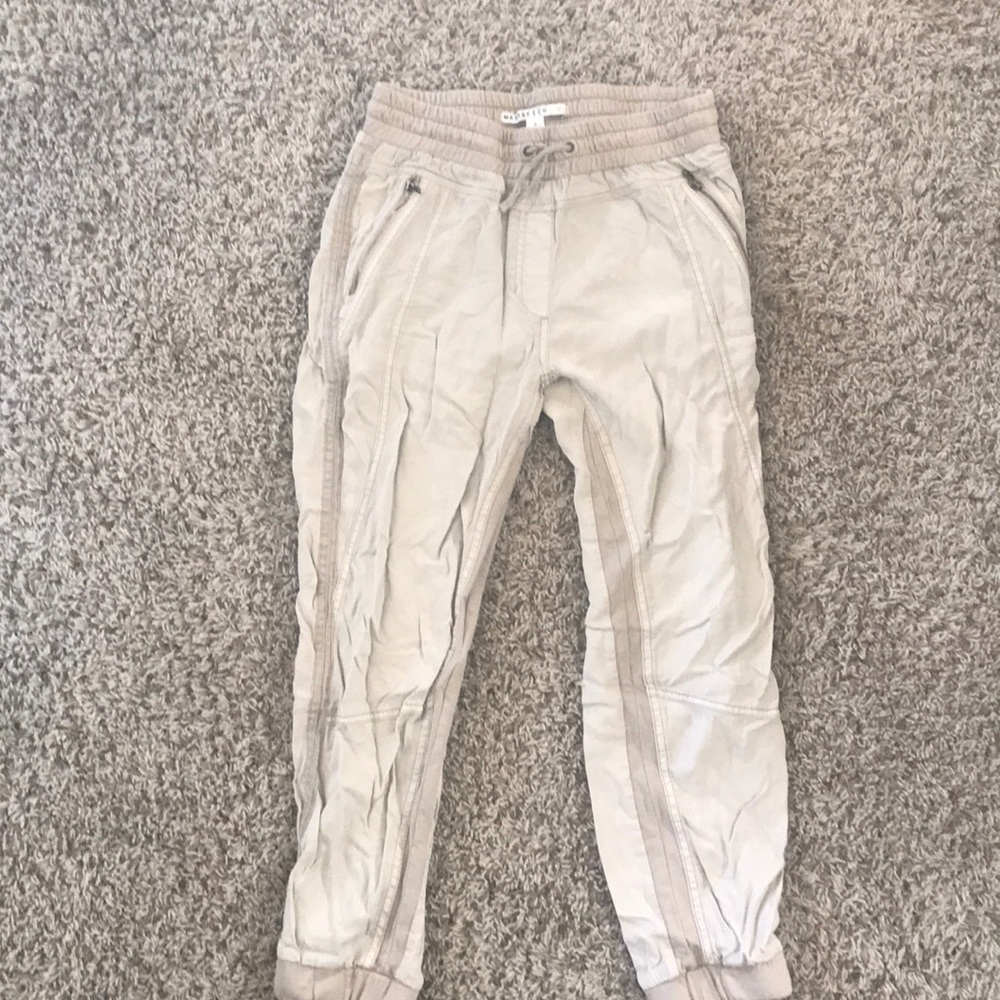 Tan joggers. Size small.💫